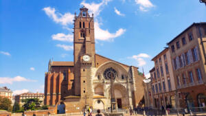 Non-symmetrical Cathédrale Saint-Étienne in Toulouse