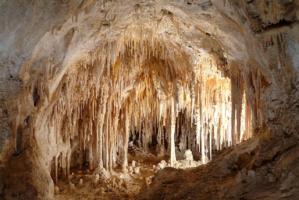 Internet-photo-of-carlsbad-caverns  