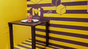 Mike beheaded: Museum of Illusions