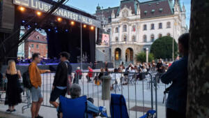 Watching Slovenia Symphony Orchestra, comfortable and free