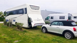 Morelo Empire Liner fits Mini in back, parked near us in Vienna