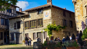 "Les Plus Beaux Villages de France" Pérouges