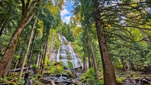 Bridal Veil Falls near Hope, British Columbia - looks like lace, just lovely
