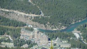 Banff-Springs-Hotel-from-upper-gondola-station