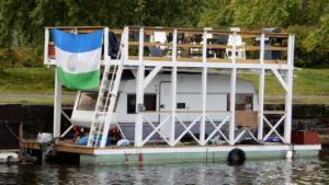 Great houseboat/camper??   Sweden 